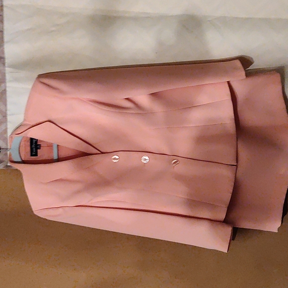 Evan Picone 2 Pc Skirt Suit, Size 10 - Picture 1 of 6